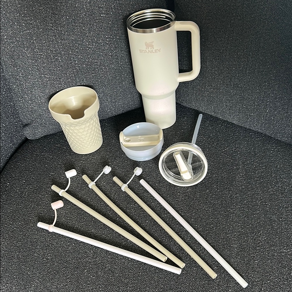 Stanley 40oz Cream Tumbler & Accessories